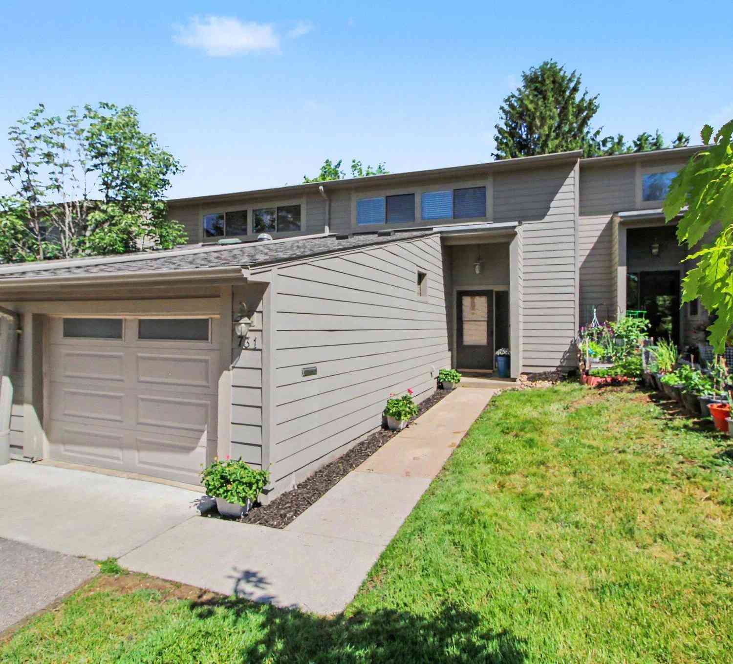 Condo For Sale - 731 Skynob Drive<br/> Ann Arbor, MI 48105