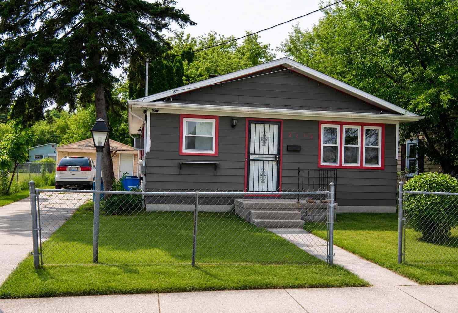 Homes For Sale - 3213 Sheridan Avenue<br/> Saginaw, MI 48601