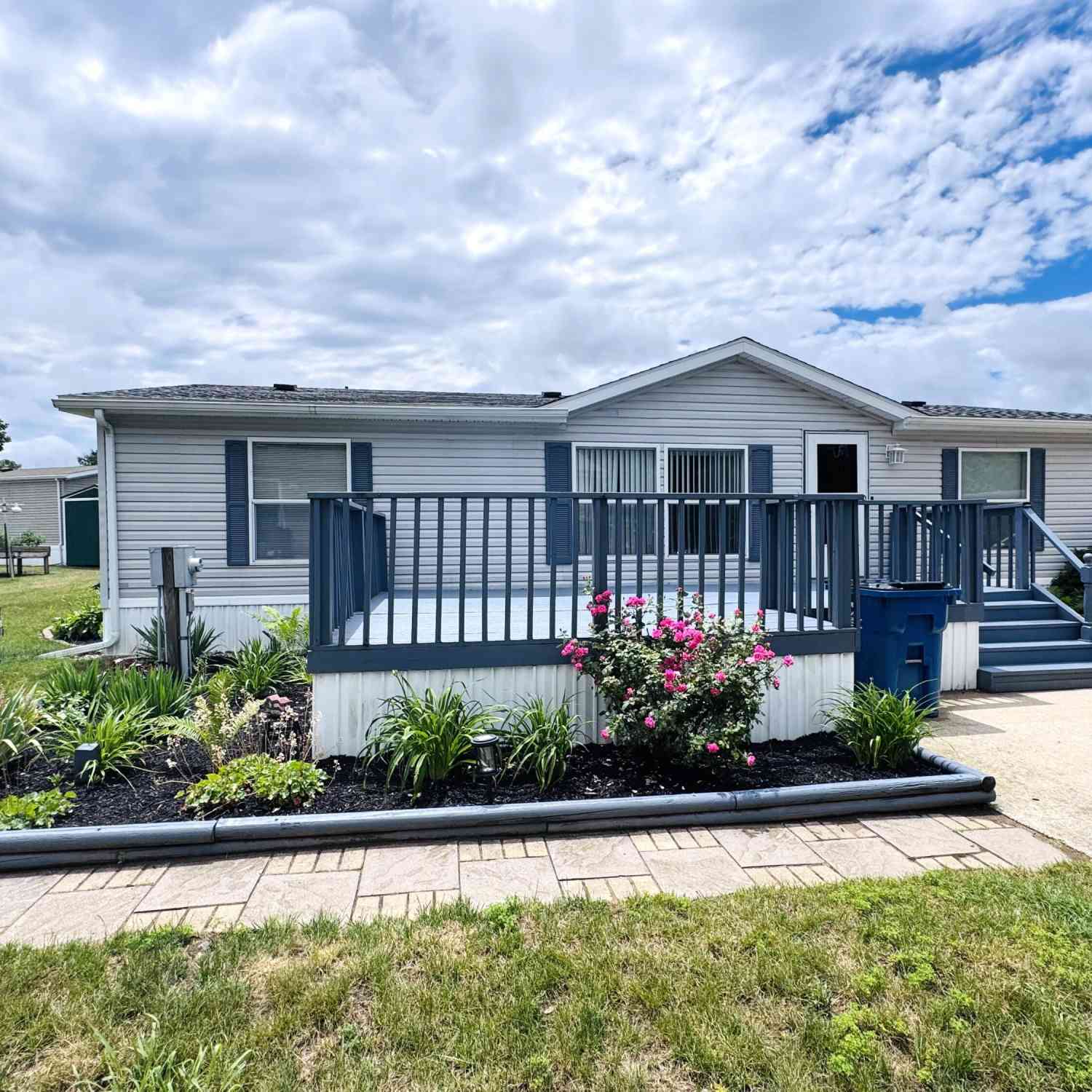 Mobile Home For Sale - 22 N Wildflower<br/> Niles, MI 49120