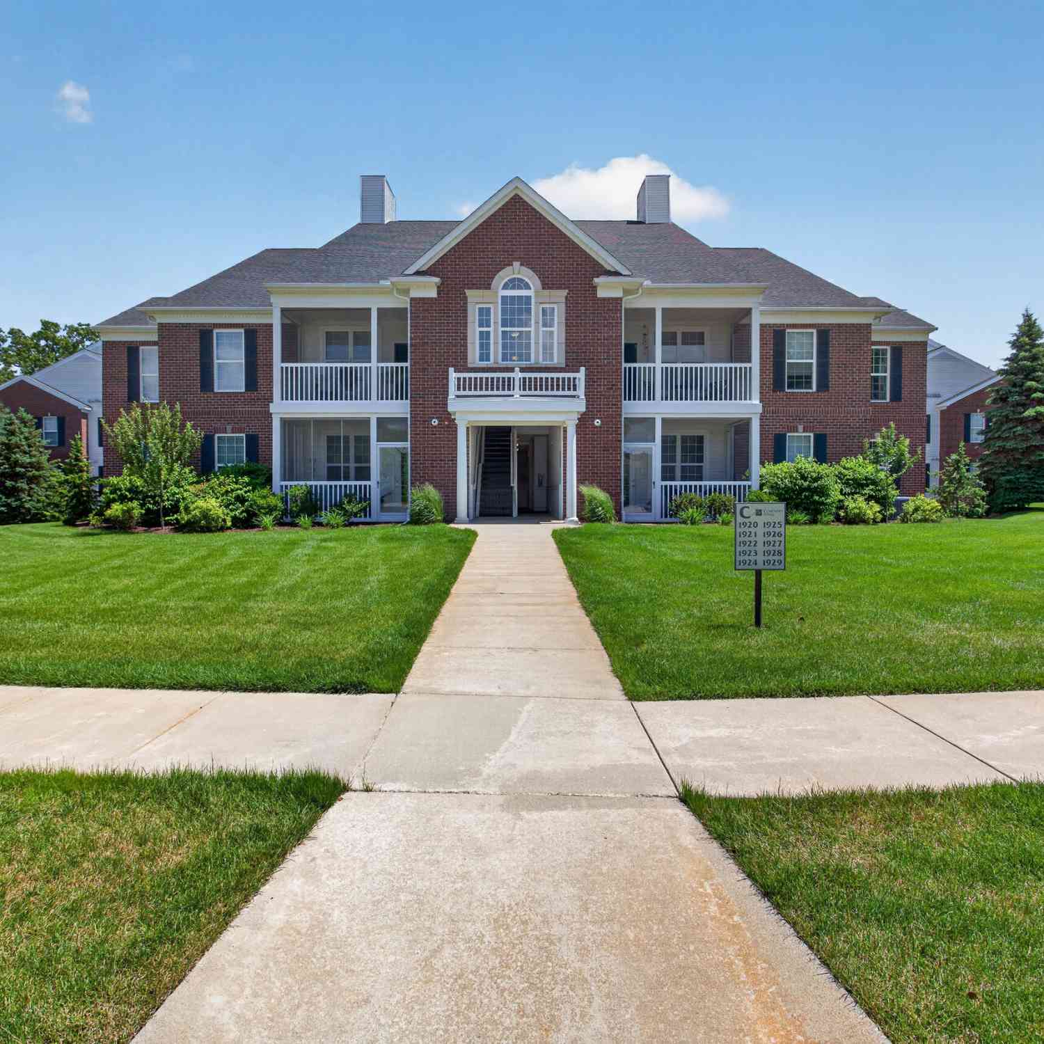 Condo For Sale - 1928 Coventry Road<br/> Jackson, MI 49201