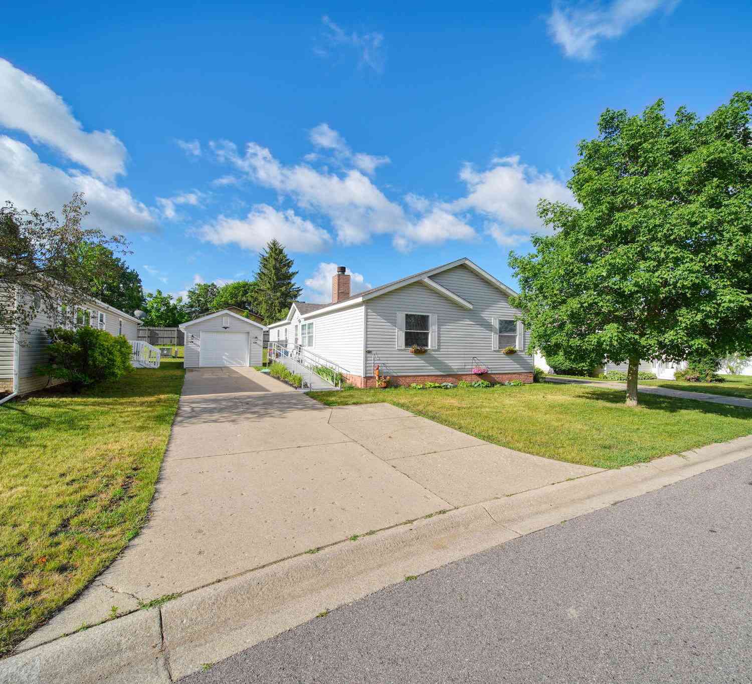 Mobile Home For Sale - 1076 Cambry Circle<br/> Grass Lake, MI 49240