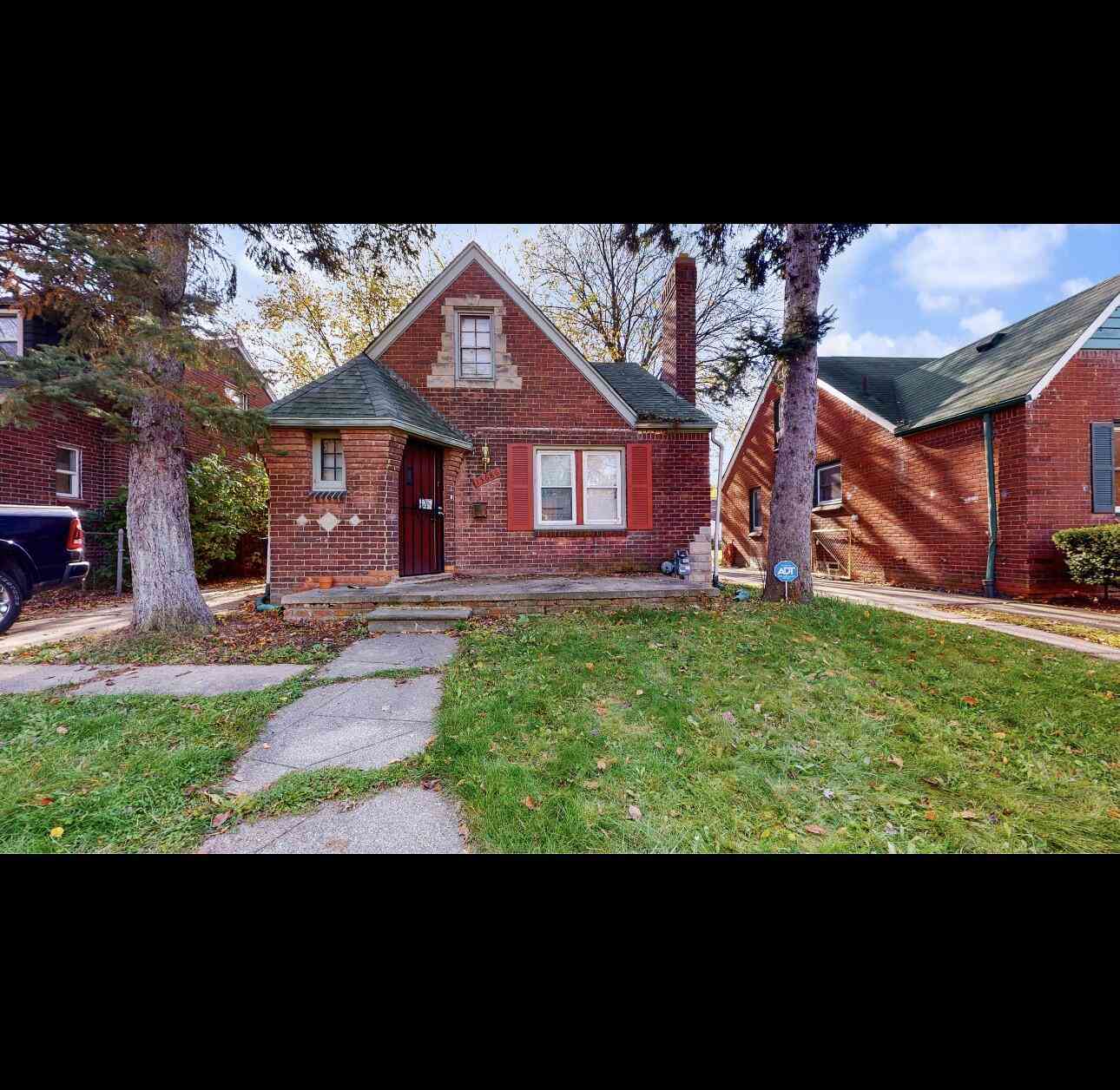 Homes For Sale - 15686 Saratoga Avenue<br/> Detroit, MI 48205