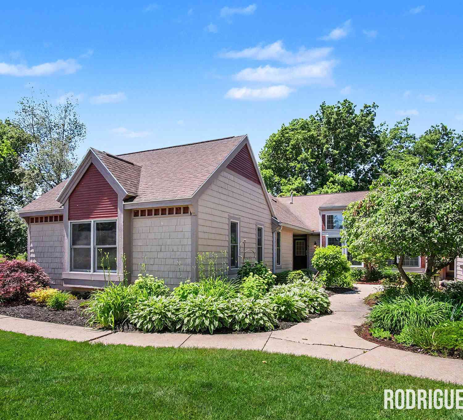 Condo For Sale - 3393 English Hills Drive<br/> Grand Rapids, MI 49544