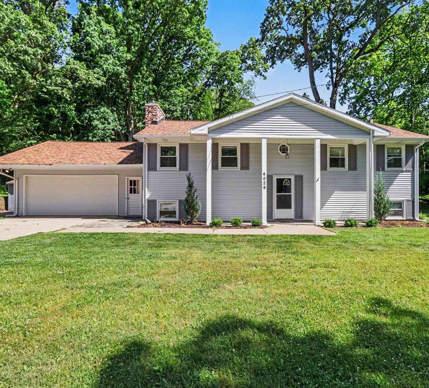 Homes For Sale - 4029 Sunvalley Drive<br/> Kalamazoo, MI 49008