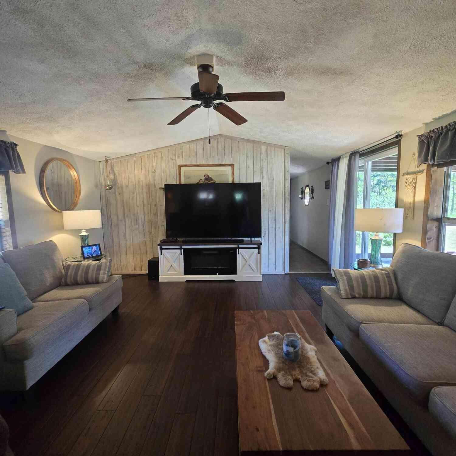 Mobile Home For Sale - 5221 N 17 Road<br/> Mesick, MI 49668