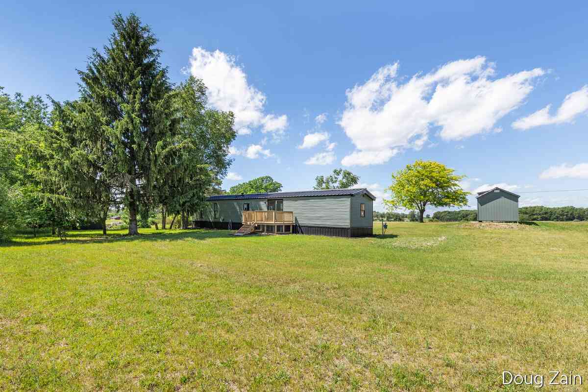 Mobile Home For Sale - 1595 N County Line Road<br/> Montcalm County, Six Lakes, MI 48886