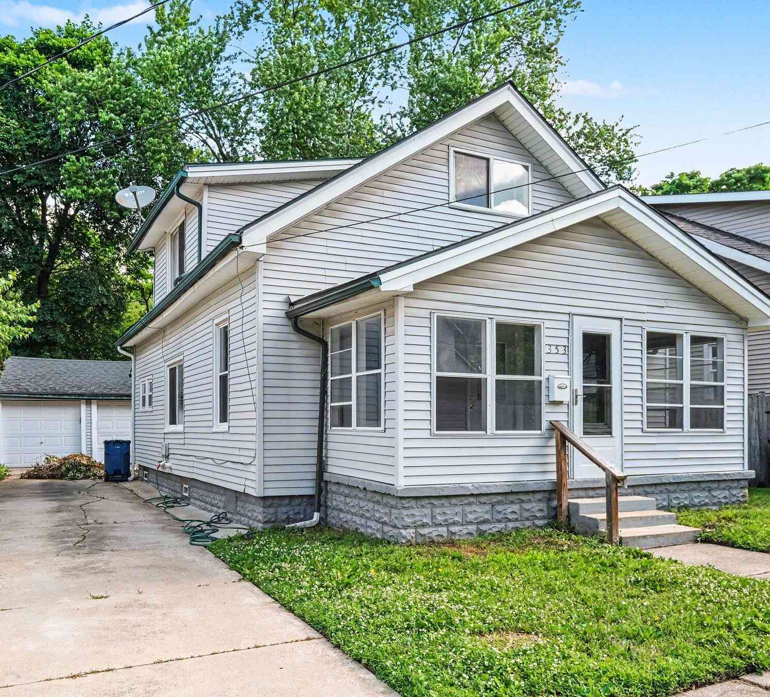 Homes For Sale - 353 Cedar Street<br/> Grand Rapids, MI 49503