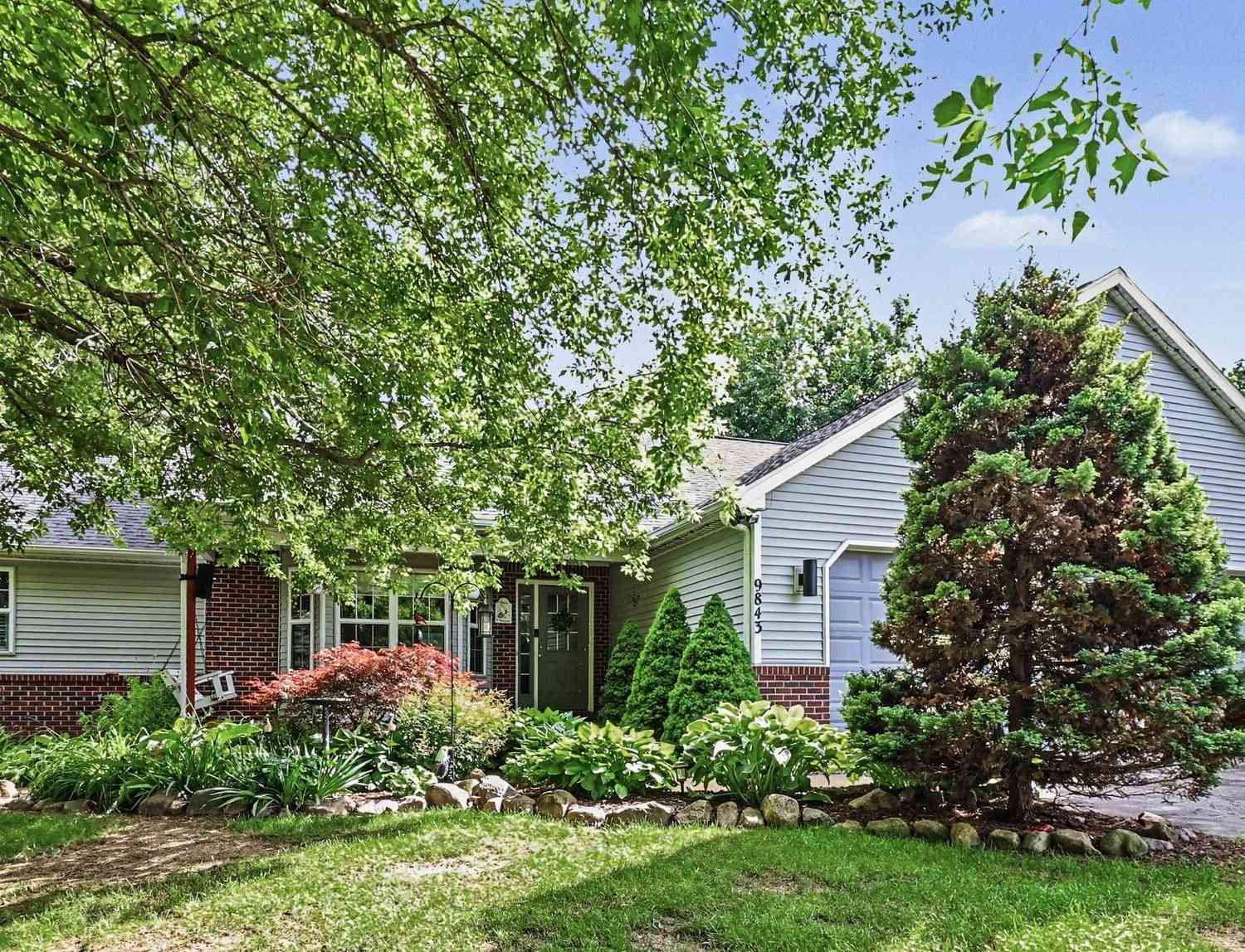 Homes For Sale - 9843 Iosco Ridge Drive<br/> Gregory, MI 48137