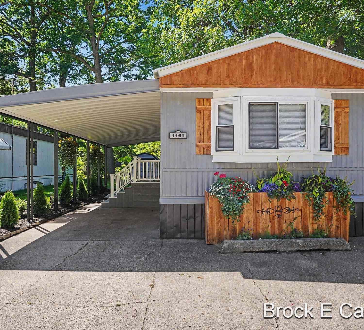 Mobile Home For Sale - 1161 Calgary Drive<br/> Norton Shores, MI 49444