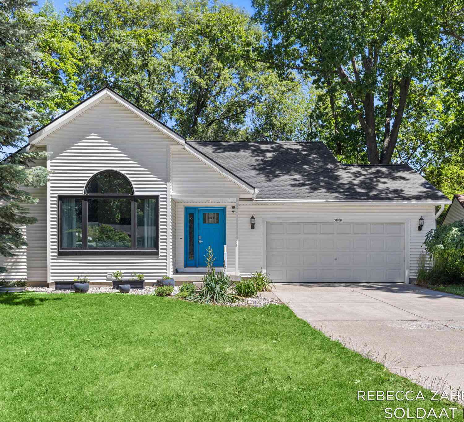 Homes For Sale - 3828 Cook Court<br/> Wyoming, MI 49519