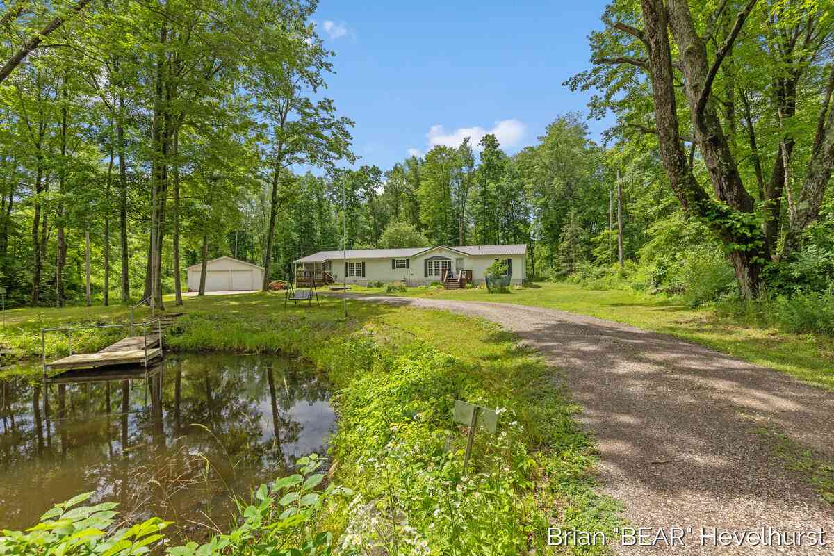 Mobile Home For Sale - 3511 Engle Road<br/> Middleville, MI 49333