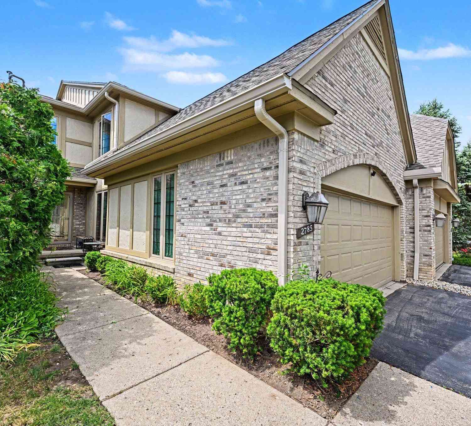 Condo For Sale - 2785 Maitland Drive<br/> Ann Arbor, MI 48105