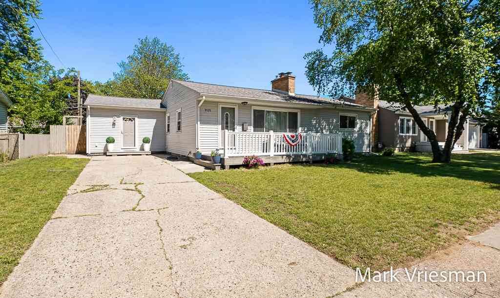 Homes For Sale - 3125 Coolidge Road<br/> Muskegon, MI 49441