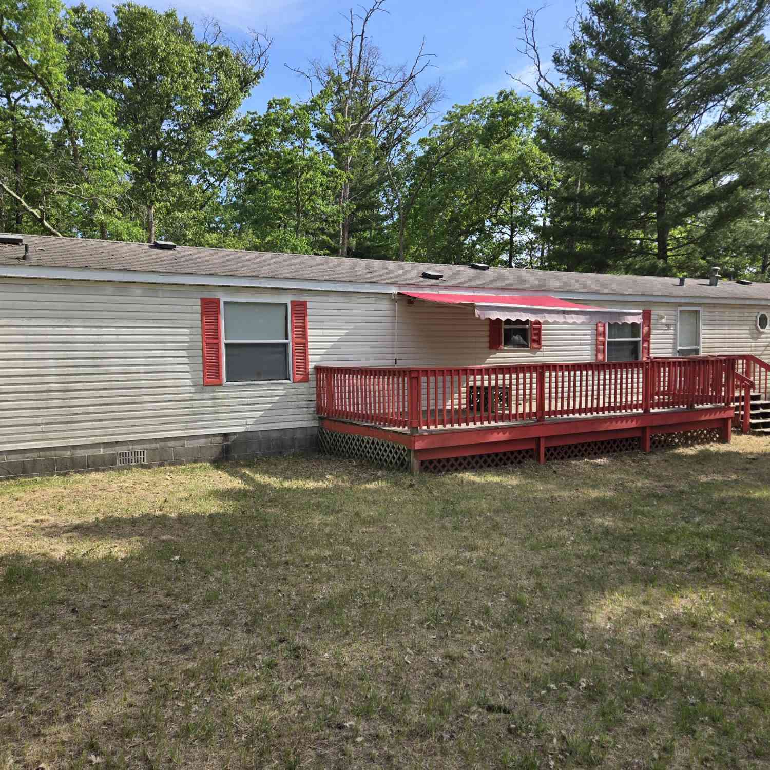 Mobile Home For Sale - 281 E Wilson Drive<br/> Idlewild, MI 49642