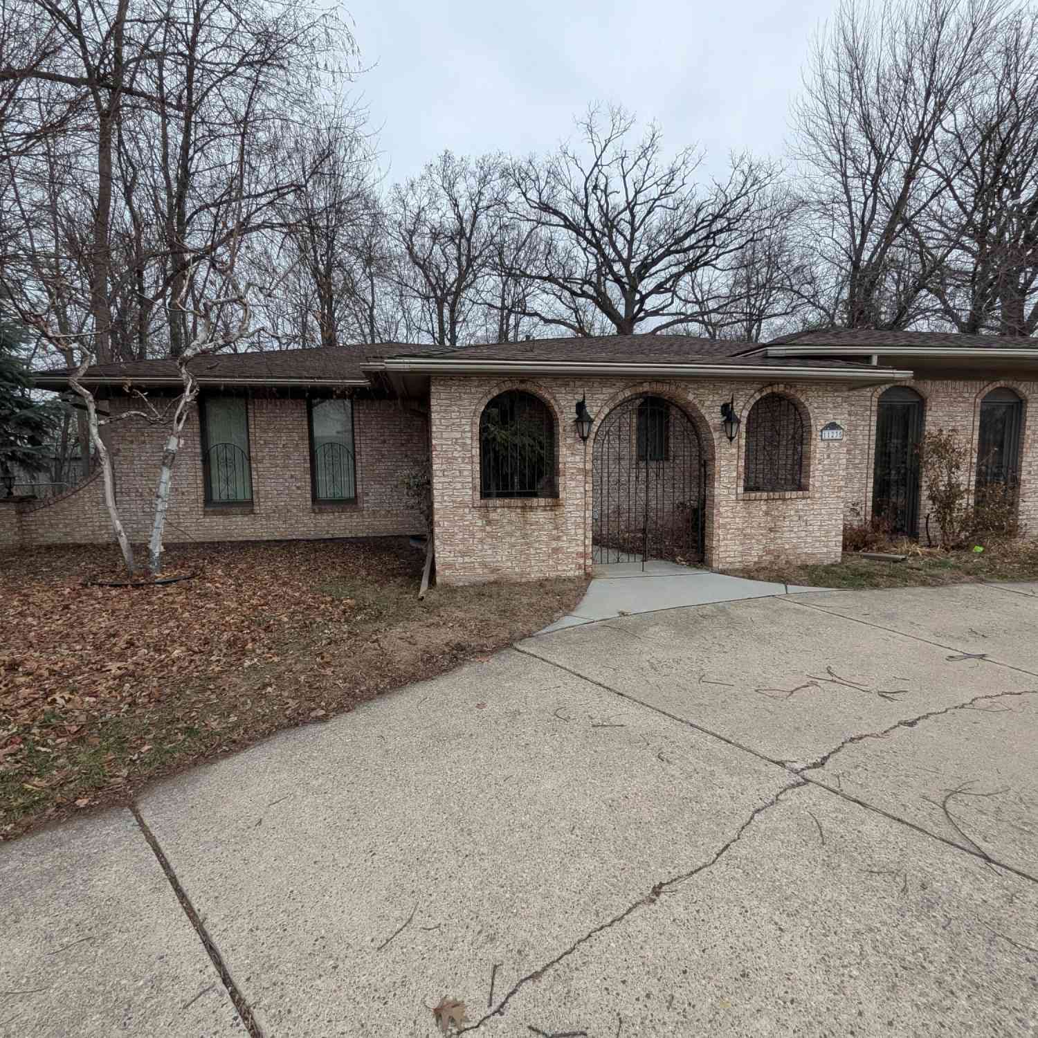 Homes For Sale - 11235 Common Road<br/> Warren, MI 48093