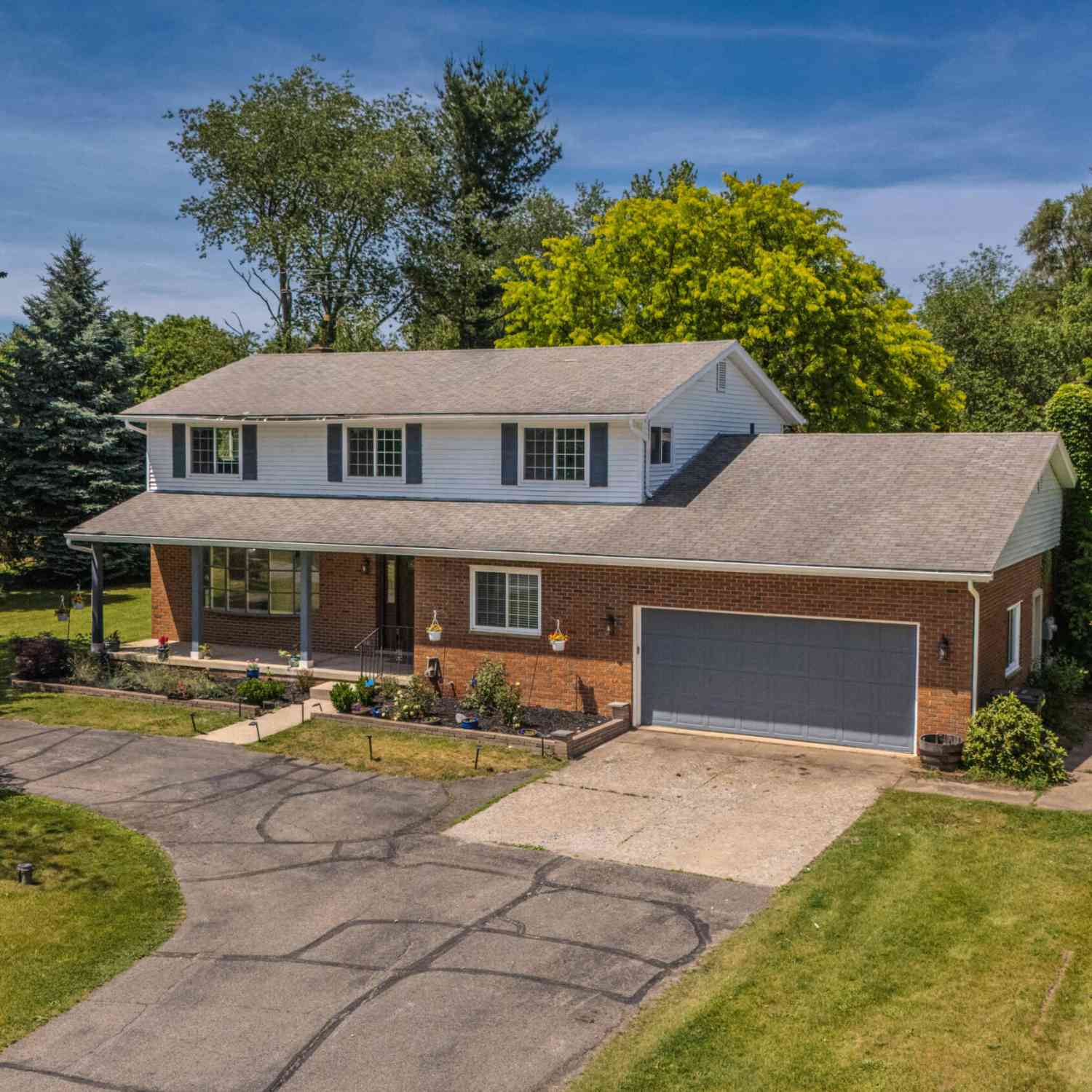 Homes For Sale - 5120 Hensley Drive<br/> Ann Arbor, MI 48103
