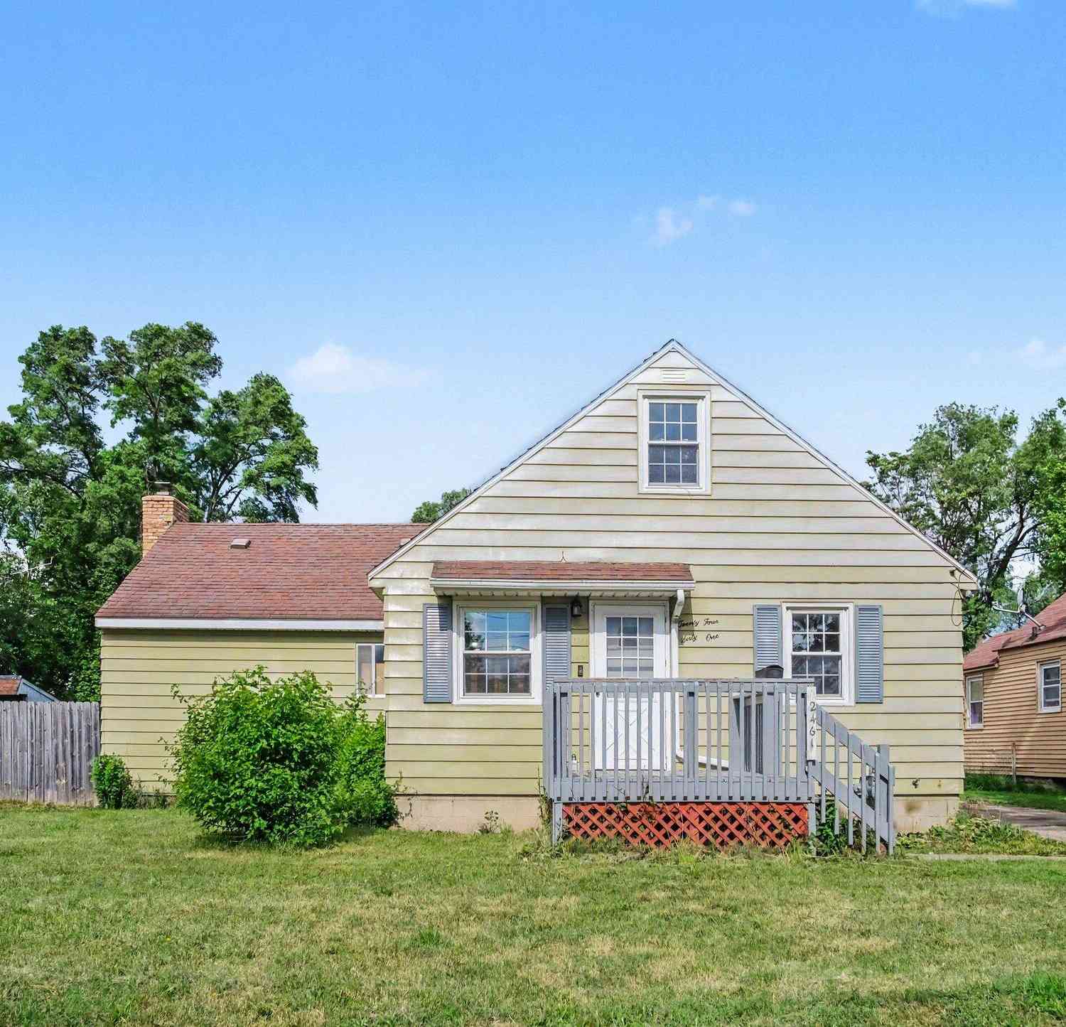 Homes For Sale - 2461 Longstreet Avenue<br/> Wyoming, MI 49509