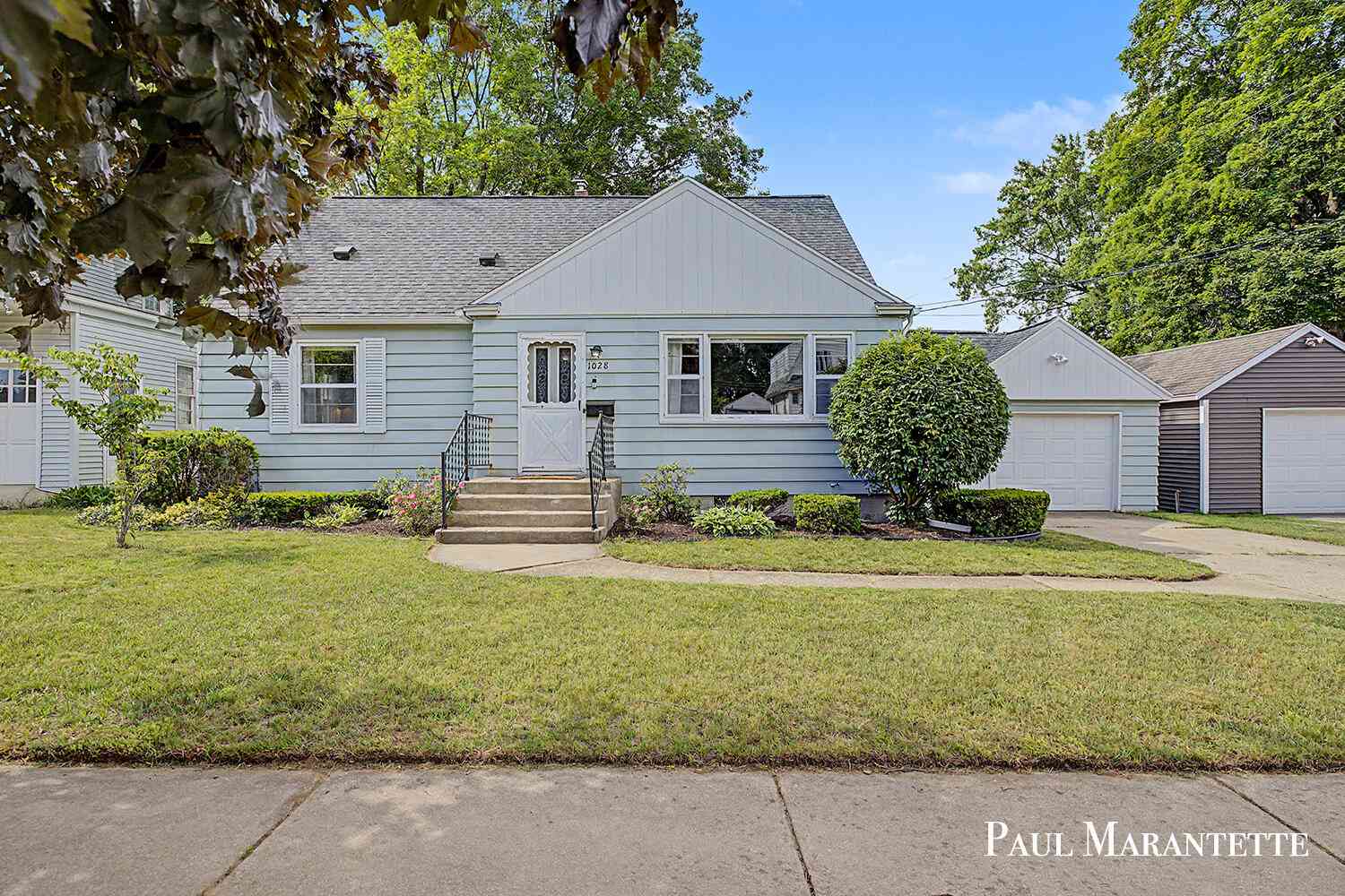 Homes For Sale - 1028 Dorroll Street<br/> Grand Rapids, MI 49505