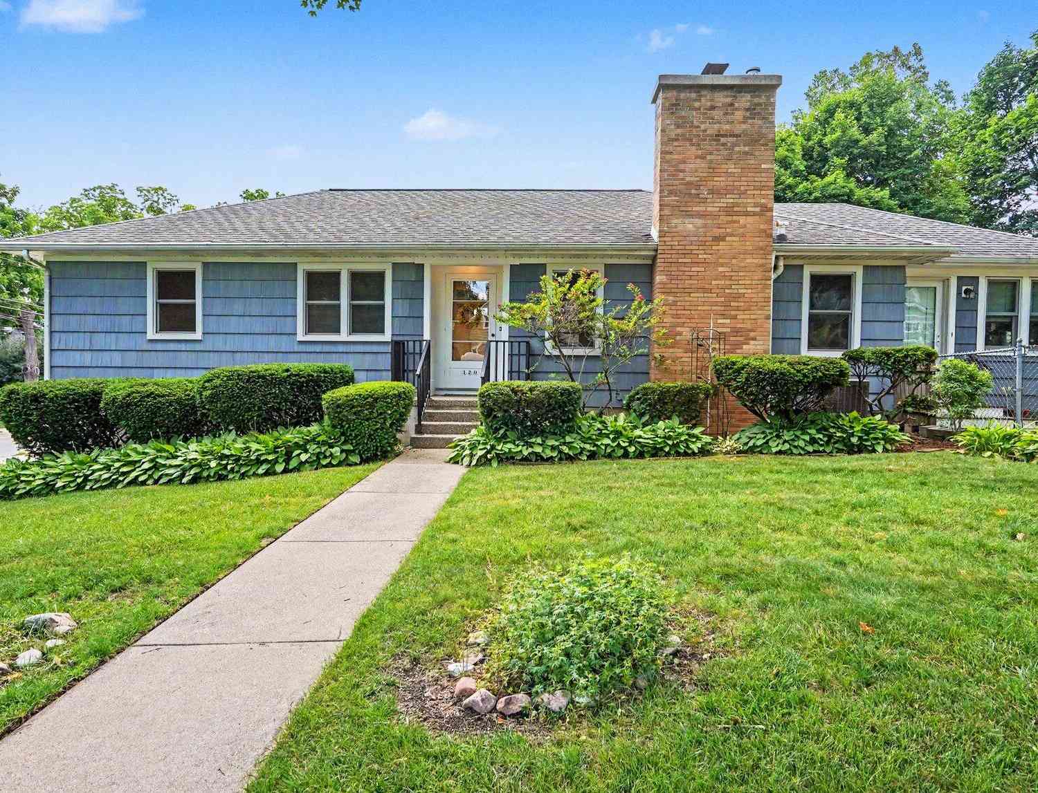 Homes For Sale - 130 Worden Avenue<br/> Ann Arbor, MI 48103