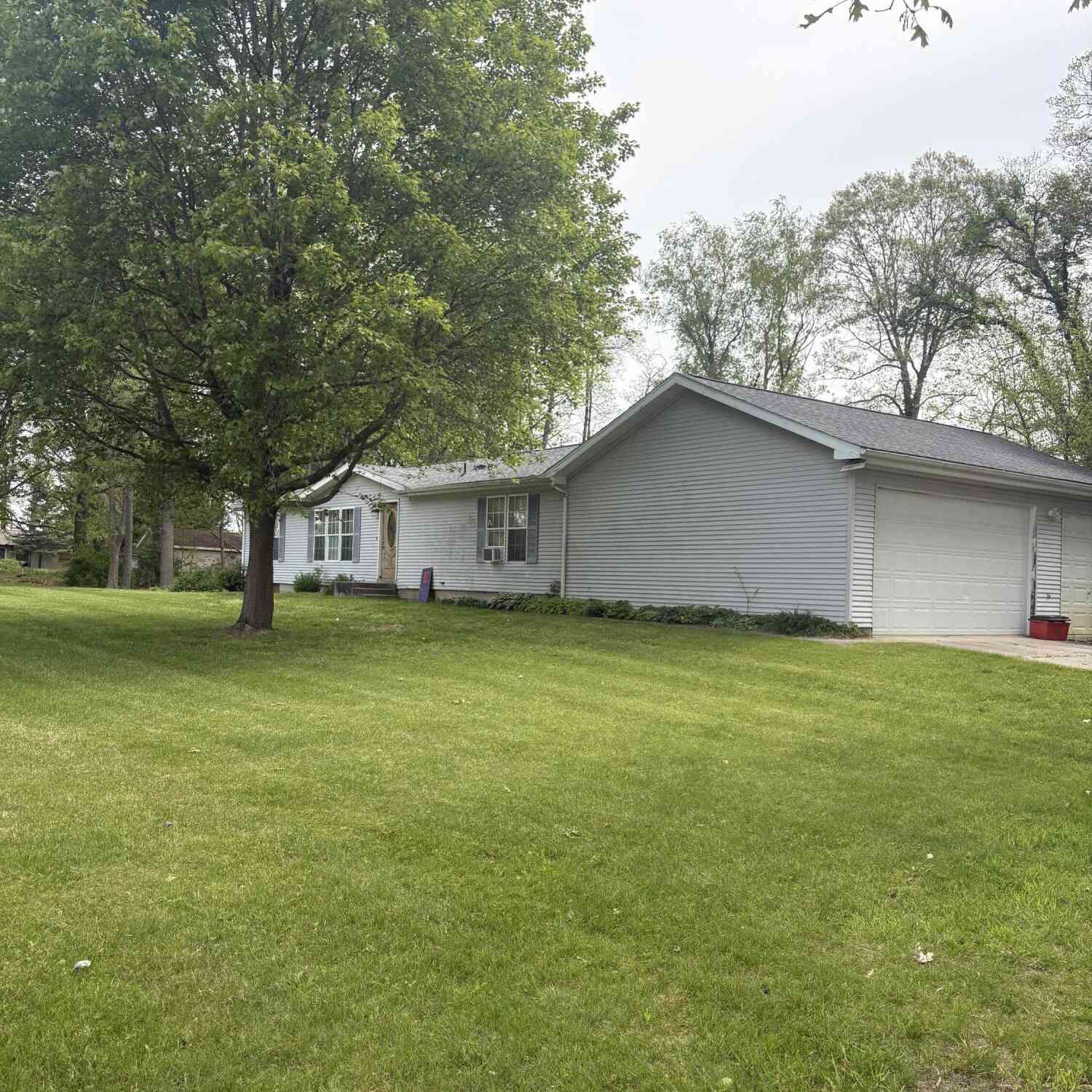 Homes For Sale - 68097 Suzanne Drive<br/> Edwardsburg, MI 49112