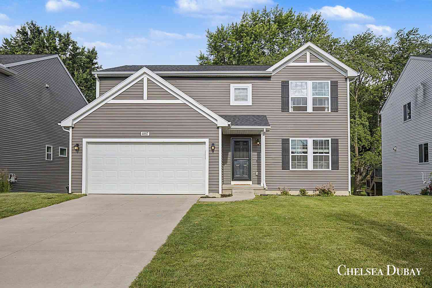 Homes For Sale - 4887 Meadow Brown Drive<br/> Hudsonville, MI 49426