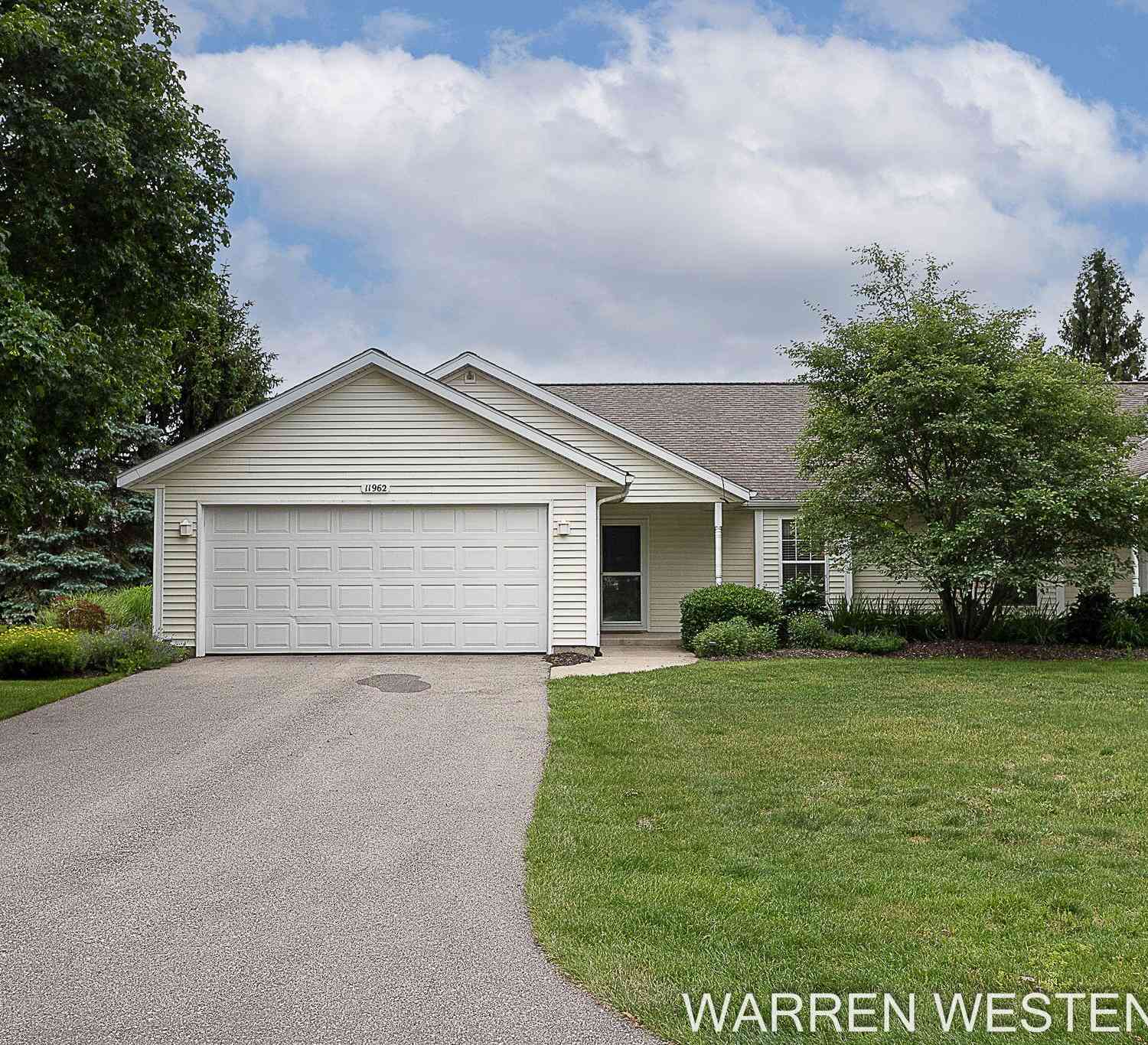 Condo For Sale - 11962 Willow Wood Lane #32<br/> Holland, MI 49424
