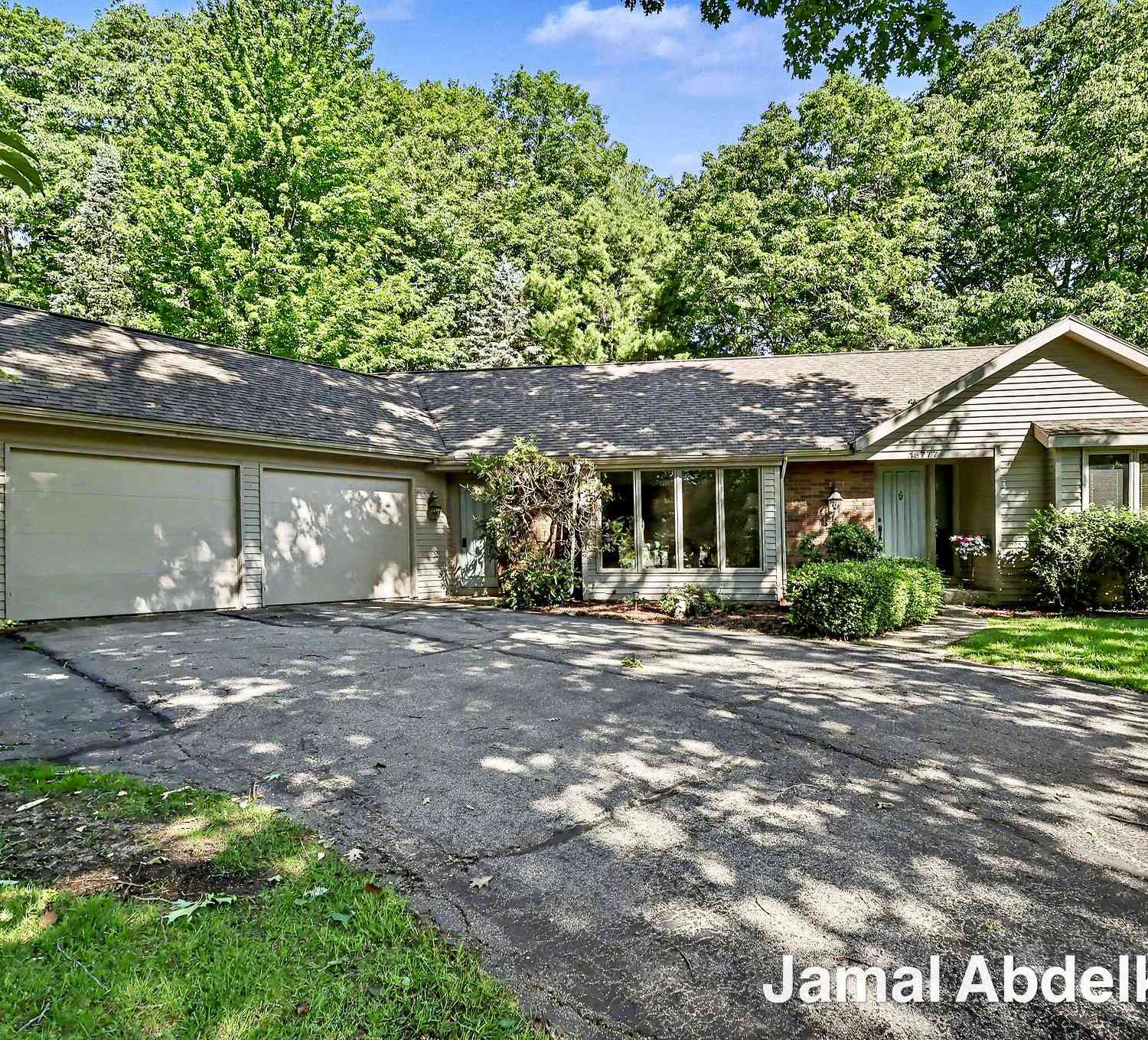 Homes For Sale - 18777 Iroquois Drive<br/> Spring Lake, MI 49456