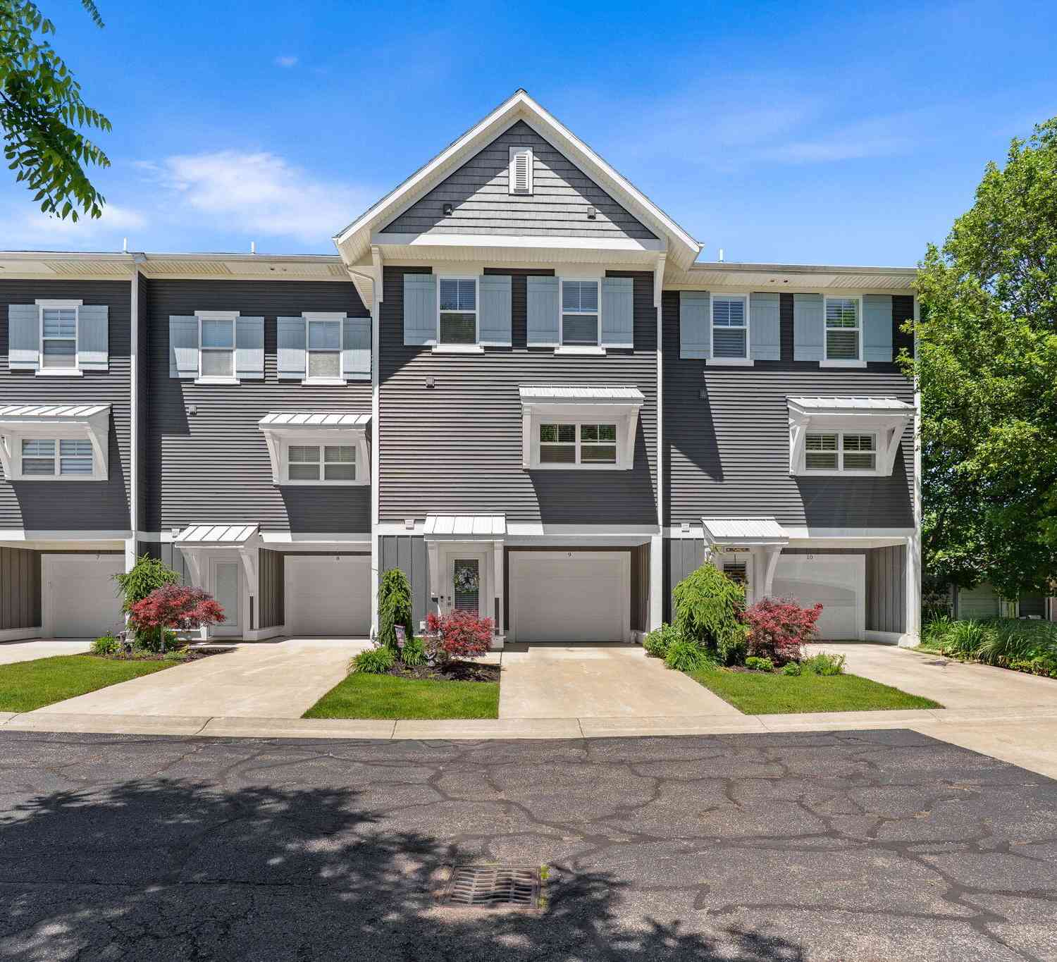 Condo For Sale - 160 Keewatin Way #D<br/> Douglas, MI 49406