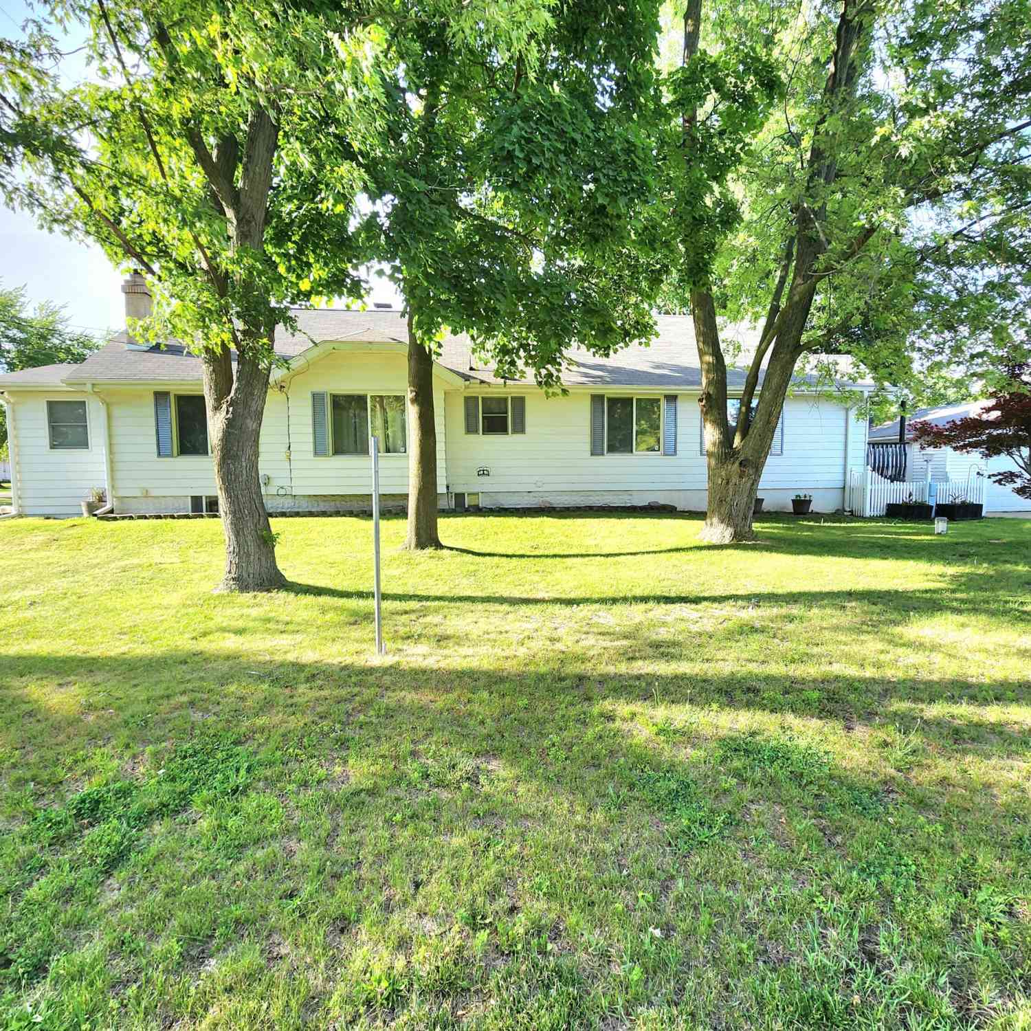 Homes For Sale - 801 Concord Boulevard<br/> Jackson, MI 49202