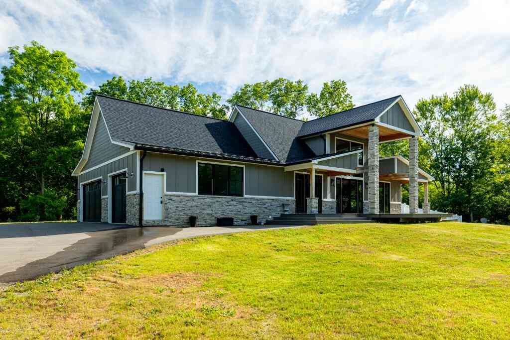 Homes For Sale - 6172 Hellner Road<br/> Washtenaw County, Ann Arbor, MI 48105