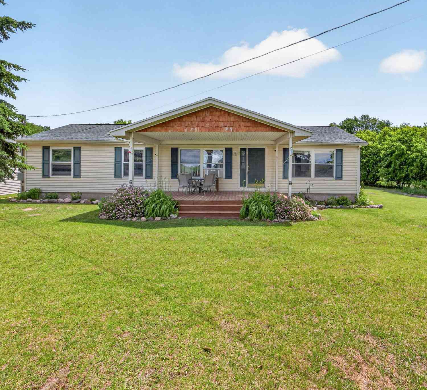 Mobile Home For Sale - 5110 N Cedar Lake Road<br/> Edmore, MI 48829