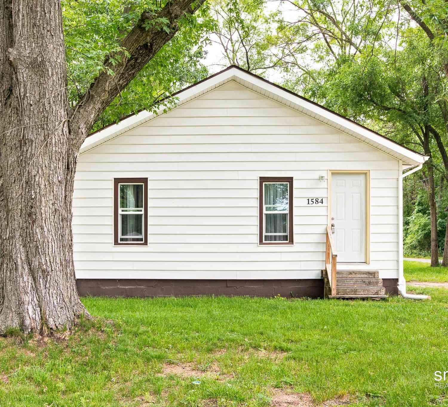 Homes For Sale - 1584 Carlton Street<br/> Muskegon County, Muskegon, MI 49442