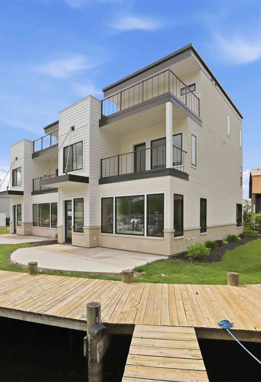 Condo For Sale - 1 N Bailey Avenue #1<br/> South Haven, MI 49090