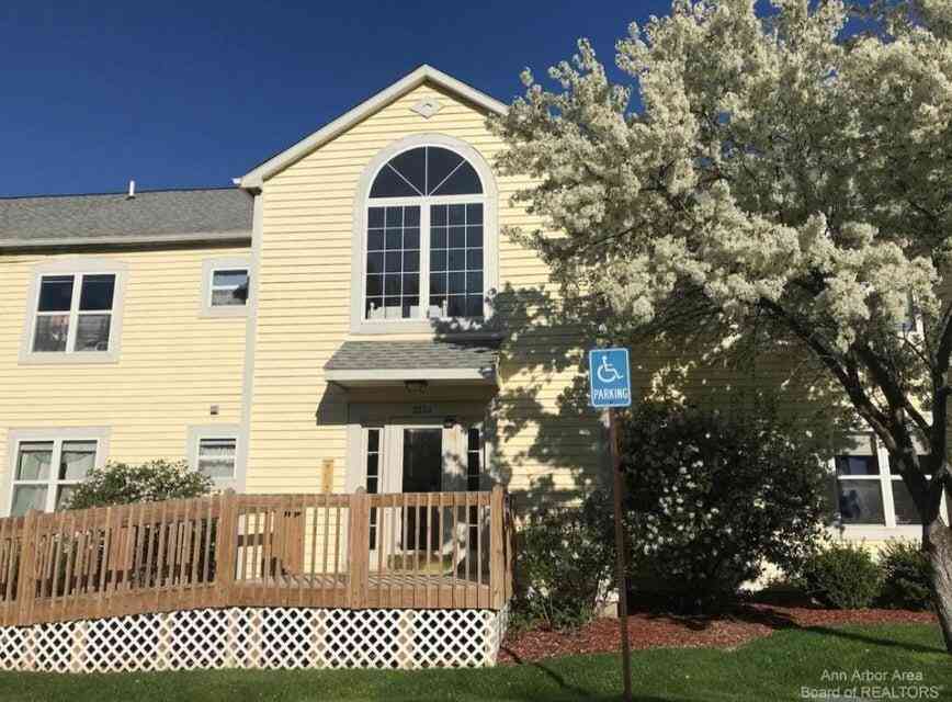 Condo For Rent - 2233 S Huron Parkway #2<br/> Ann Arbor, MI 48104