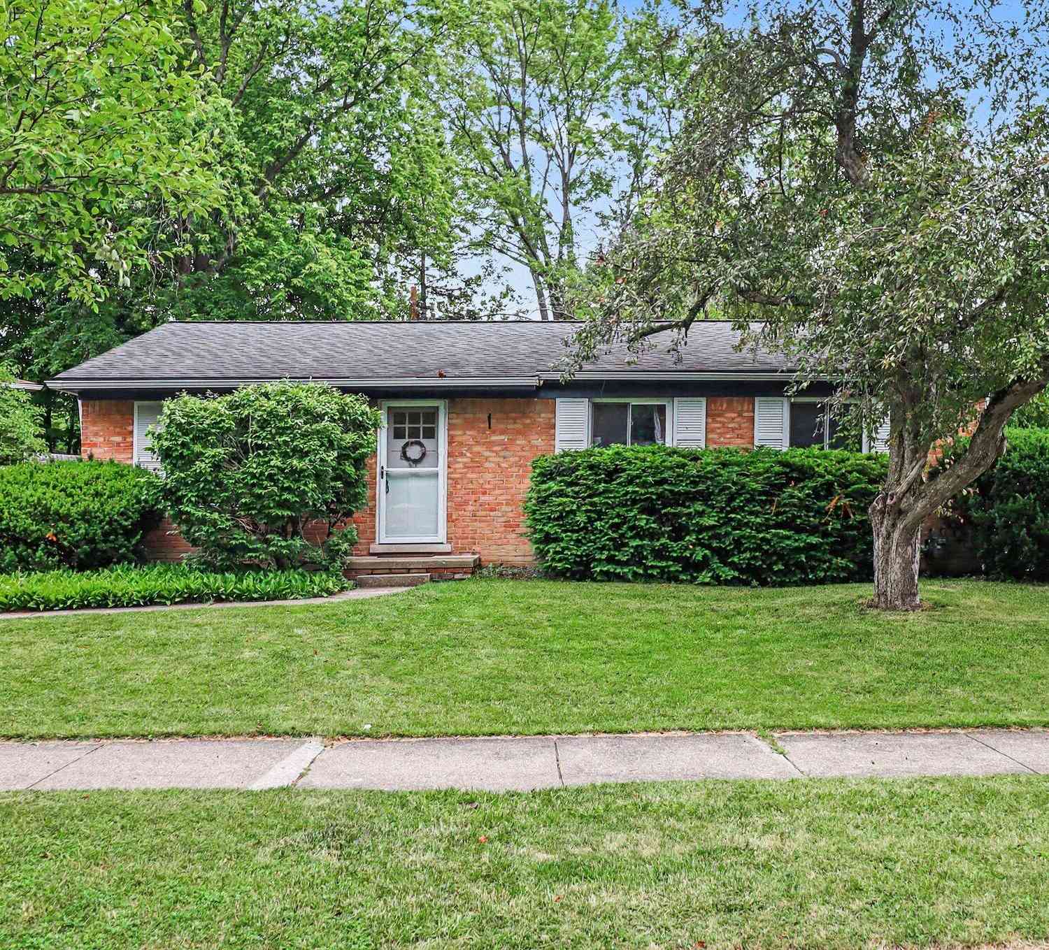 Homes For Sale - 624 Susan Drive<br/> Ann Arbor, MI 48103