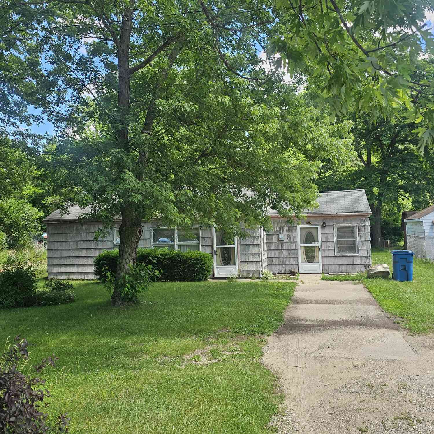 Homes For Sale - 2439 S 13th Street<br/> Niles, MI 49120