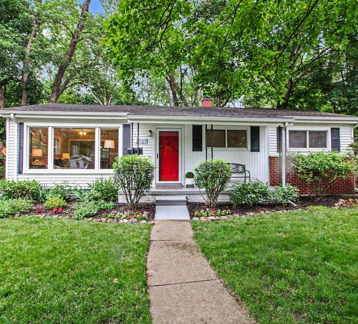 Homes For Sale - 2727 Hampshire Road<br/> Ann Arbor, MI 48104