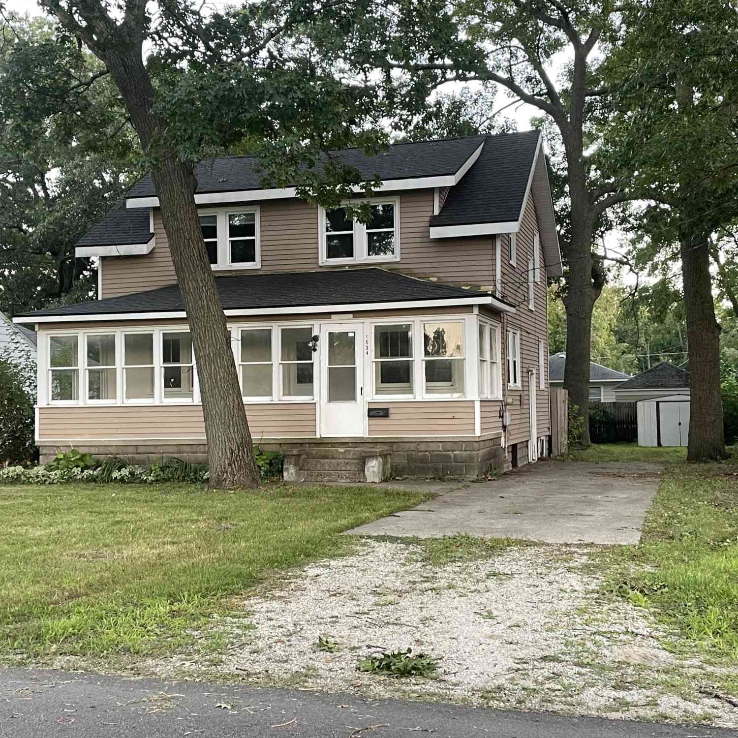 Homes For Sale - 1534 Cedar Street<br/> Grand Rapids, MI 49503