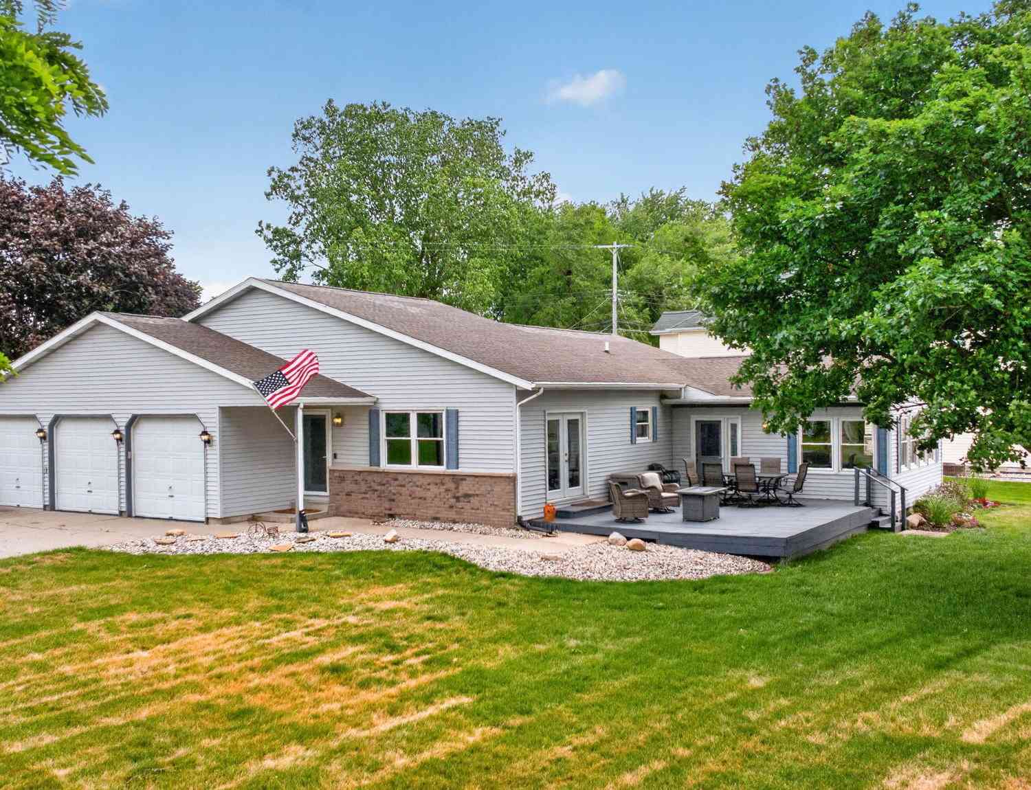 Homes For Sale - 103 Paula Drive<br/> Brooklyn, MI 49230