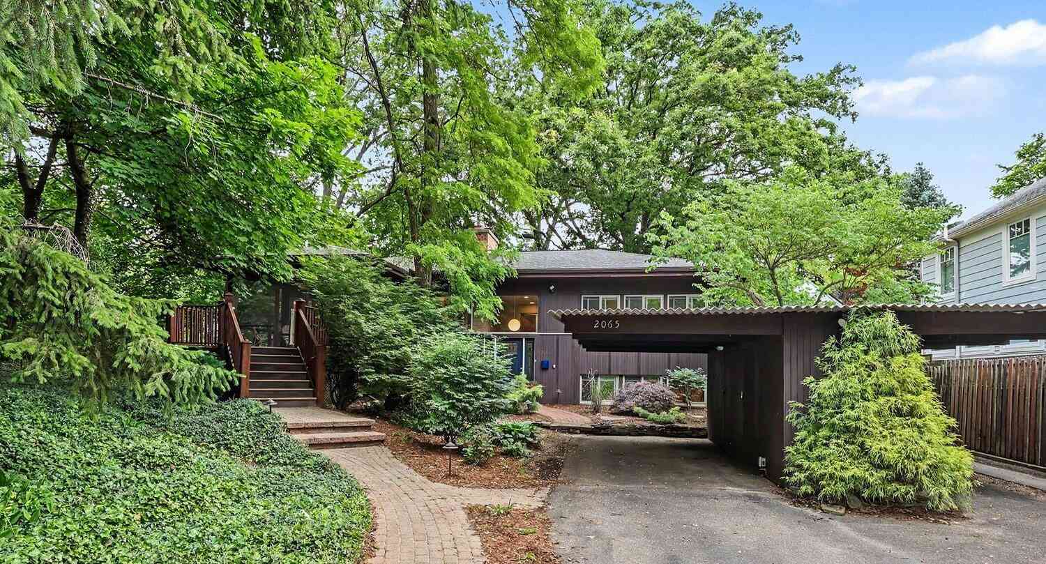 Homes For Sale - 2065 Day Street<br/> Ann Arbor, MI 48104