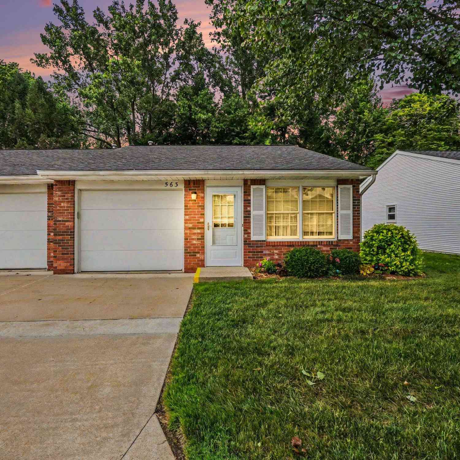 Condo For Sale - 563 Yorkshire Square<br/> Milan, MI 48160