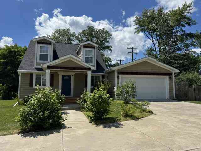 Homes For Sale - 1 Maple Village Court<br/> Ann Arbor, MI 48103