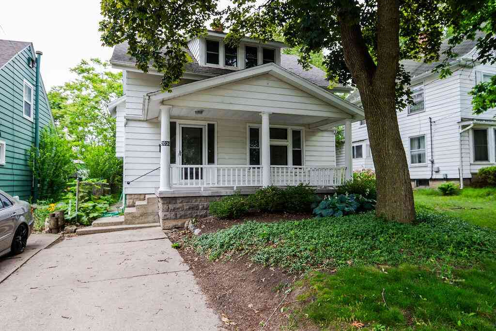 Homes For Sale - 2036 Coit Avenue<br/> Grand Rapids, MI 49505