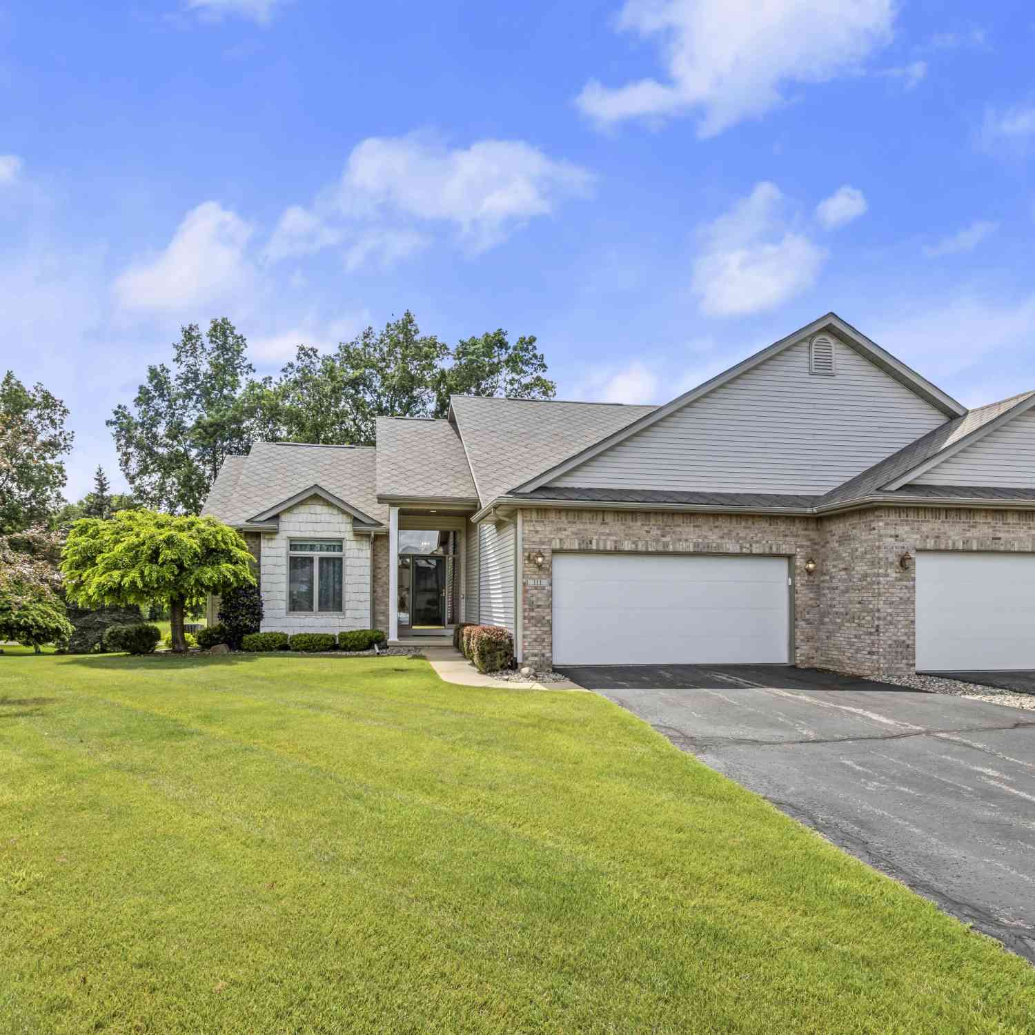 Condo For Sale - 111 Brighton Park<br/> Battle Creek, MI 49015