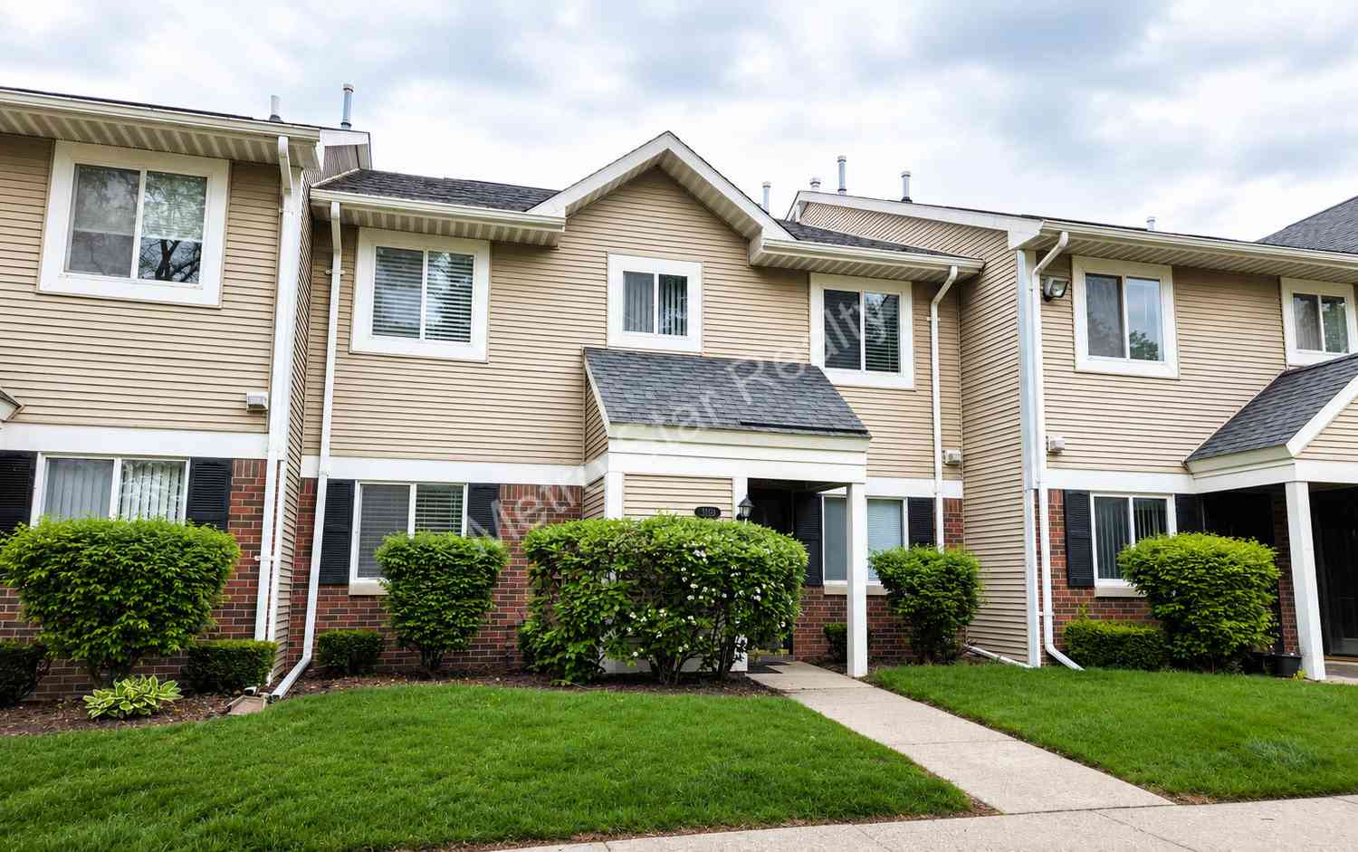 Condo For Sale - 31548 Orchard Creek<br/> Farmington Hills, MI 48334
