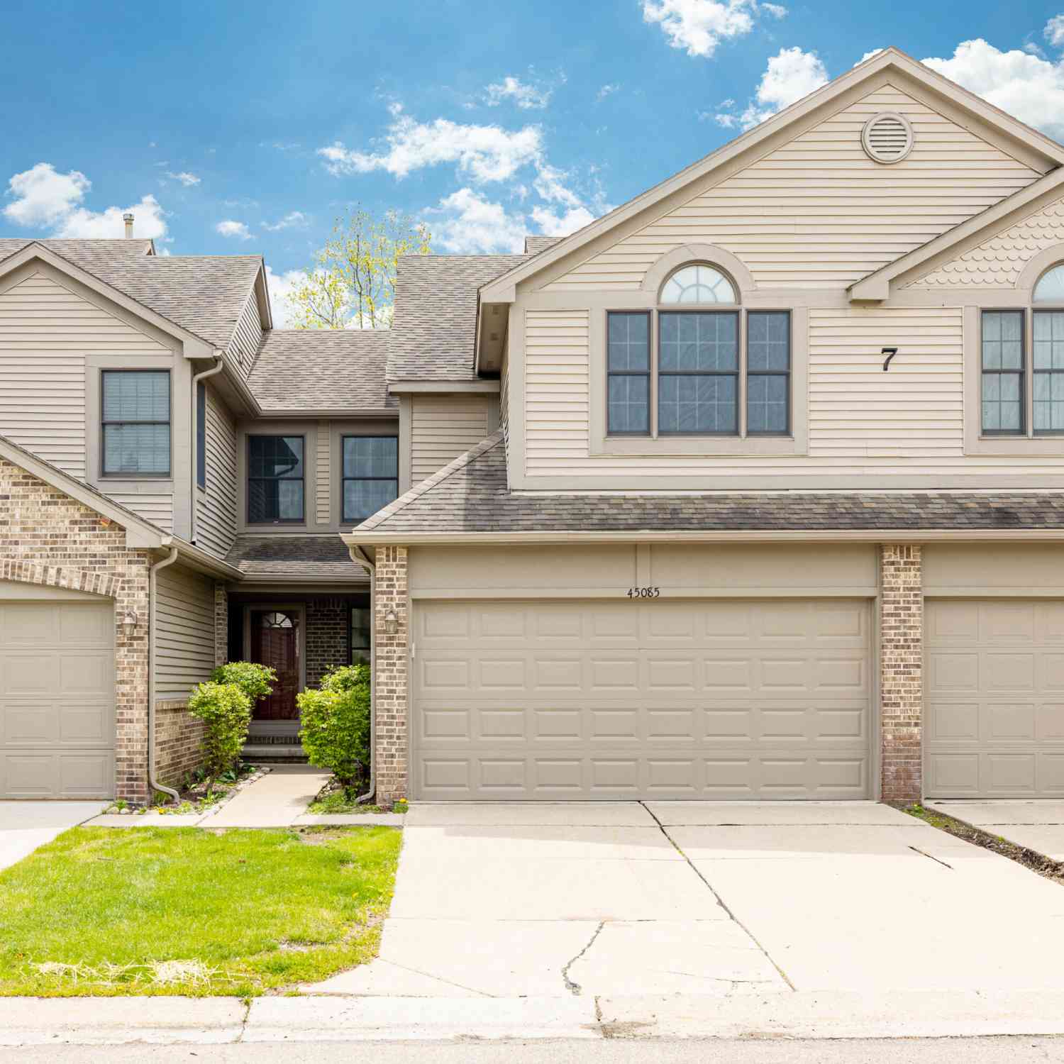 Condo For Rent - 45085 Horseshoe Circle #31<br/> Canton, MI 48187