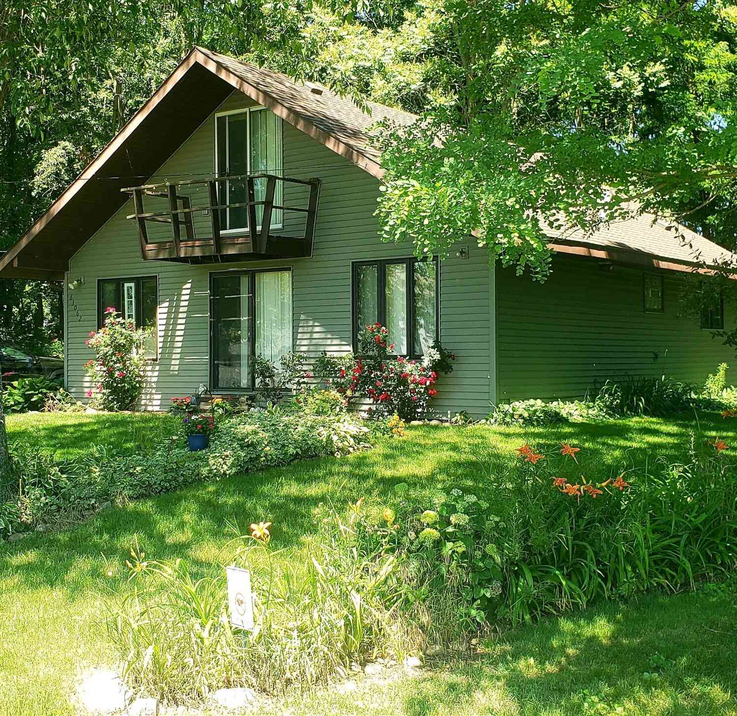 Homes For Sale - 63062 Lakeshore Drive<br/> Dowagiac, MI 49047
