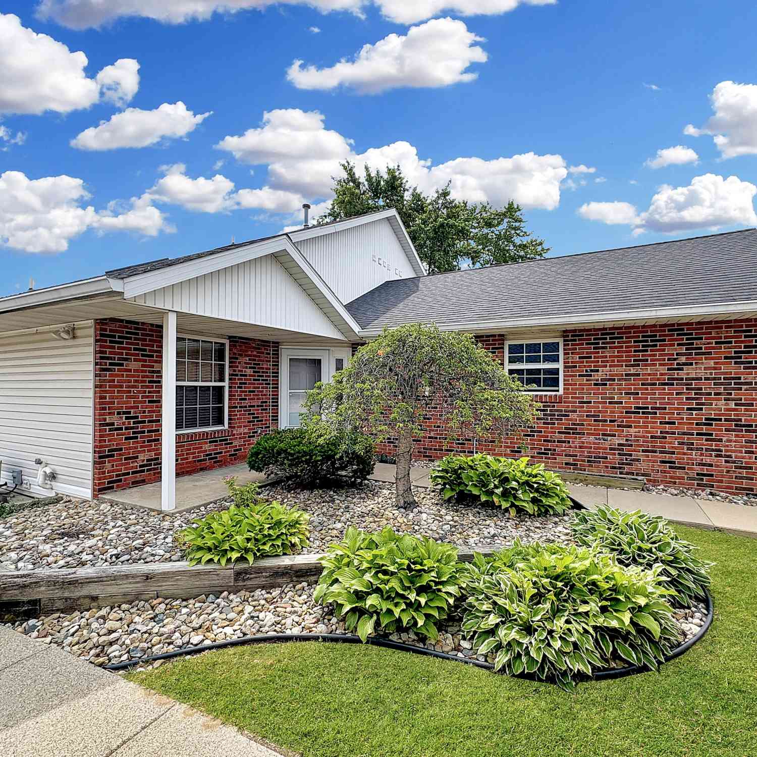Condo For Sale - 1591 Hickory Trace Drive<br/> Stevensville, MI 49127