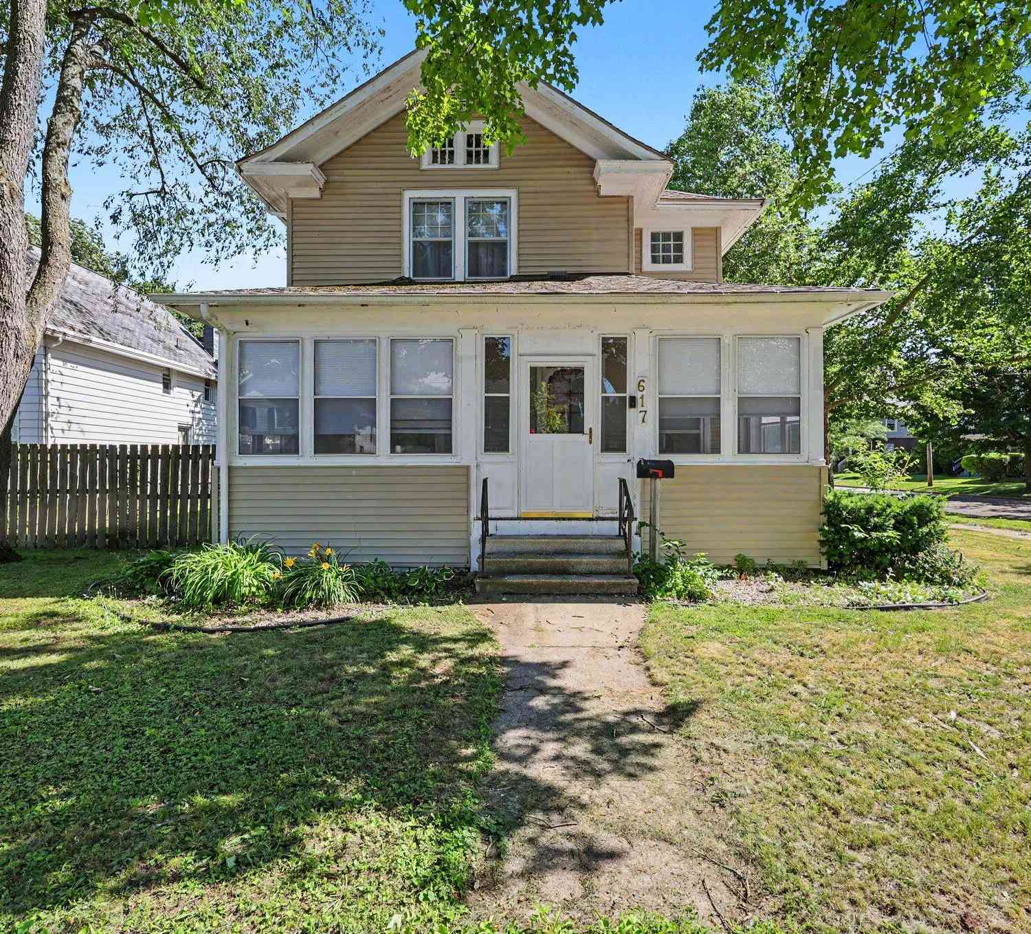 Condo For Sale - 617 Union Street<br/> Jackson, MI 49203