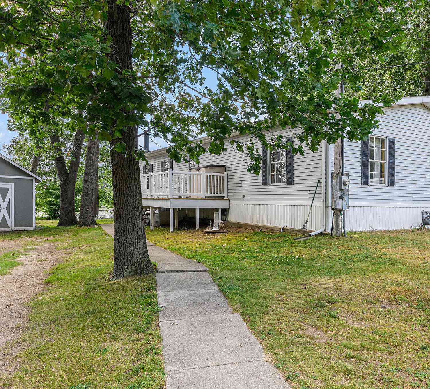Mobile Home For Sale - 59010 Lakeshore Drive<br/> Saint Joseph County, Colon, MI 49040